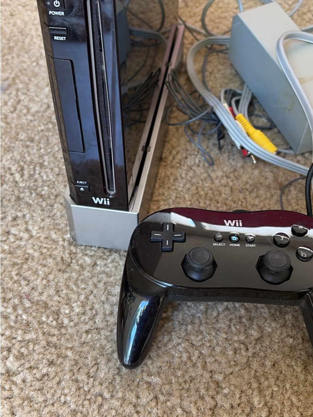 Nintendo Wii Black Console with Black Pro Controller Bundle